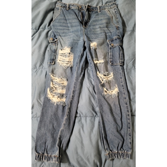Ripped Cargo Jeans - Picture 1 of 6